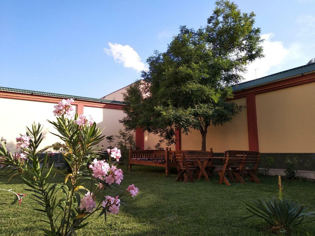 Chinor Garden Hotel - Free Airport Pick-Up And Drop-Off Taskent Exterior foto